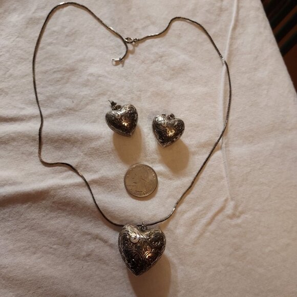 Heart Pendant 80's Tooled Puffed Pewter Silver Color Necklace & Earrings - Picture 9 of 12